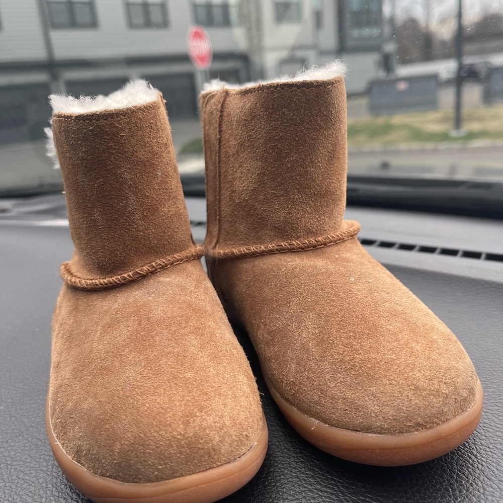 UGG keelan brown toddler size 9
